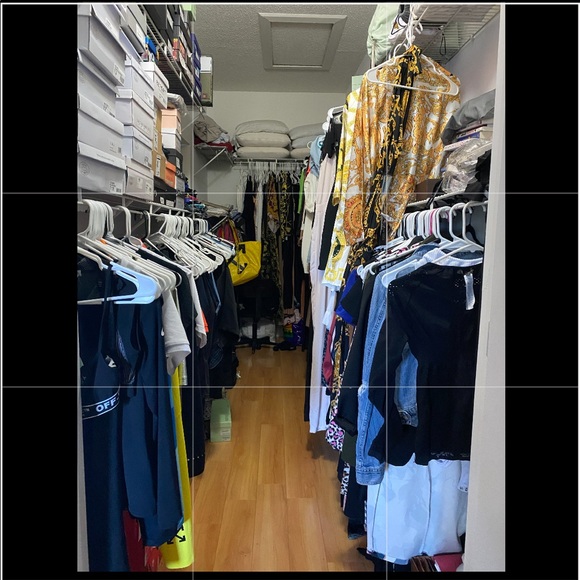 🤩‼️‼️CLOSET CLEAROUT‼️‼️🤩 - Picture 1 of 1